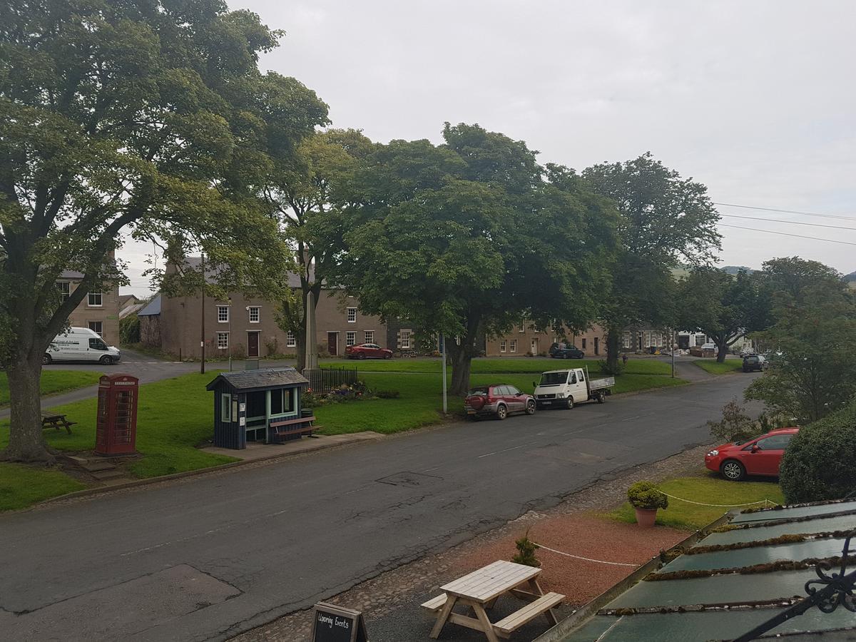 Plough Hotel Kirk Yetholm Exterior photo